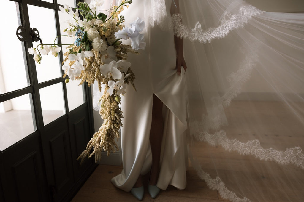 Bianca Veil with Chantilly Lace