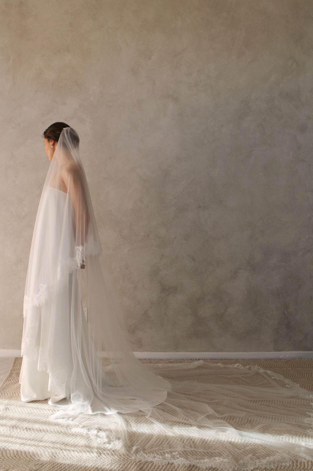 Bianca Veil with Chantilly Lace