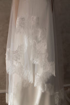 Bianca Veil with Chantilly Lace